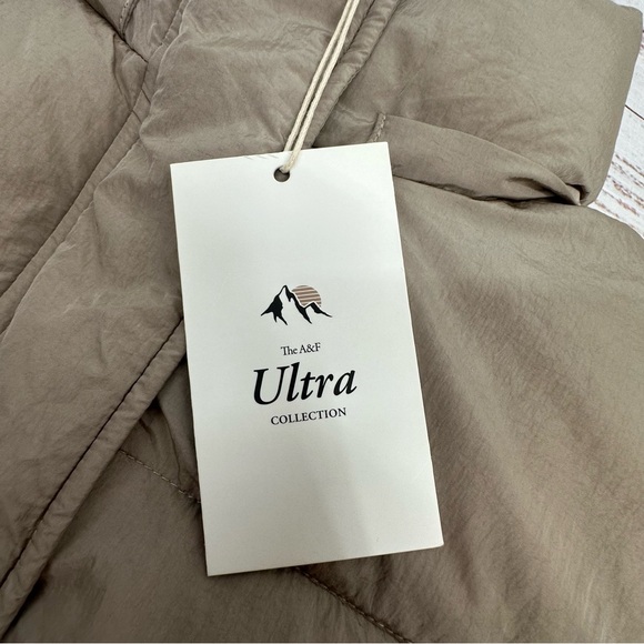 Abercrombie & Fitch AF Ultra Collection Large Beige Classic Puffer Jacket NEW - Picture 9 of 15